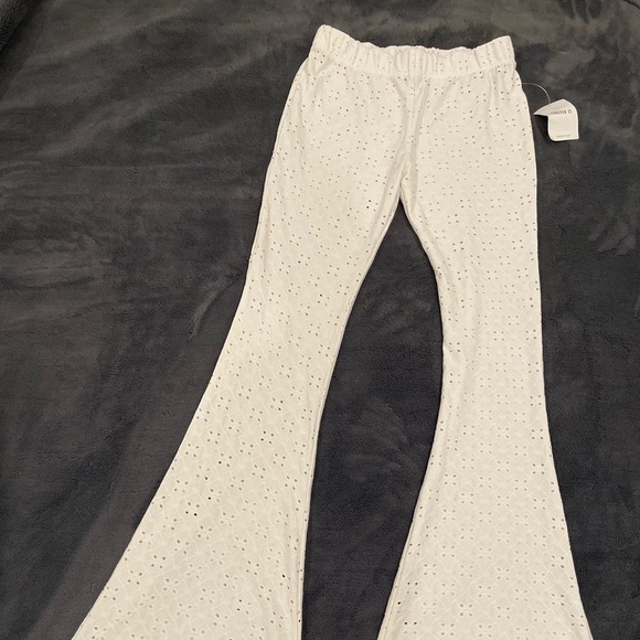 White lace wide leg pants. Never worn-size small - Picture 1 of 1